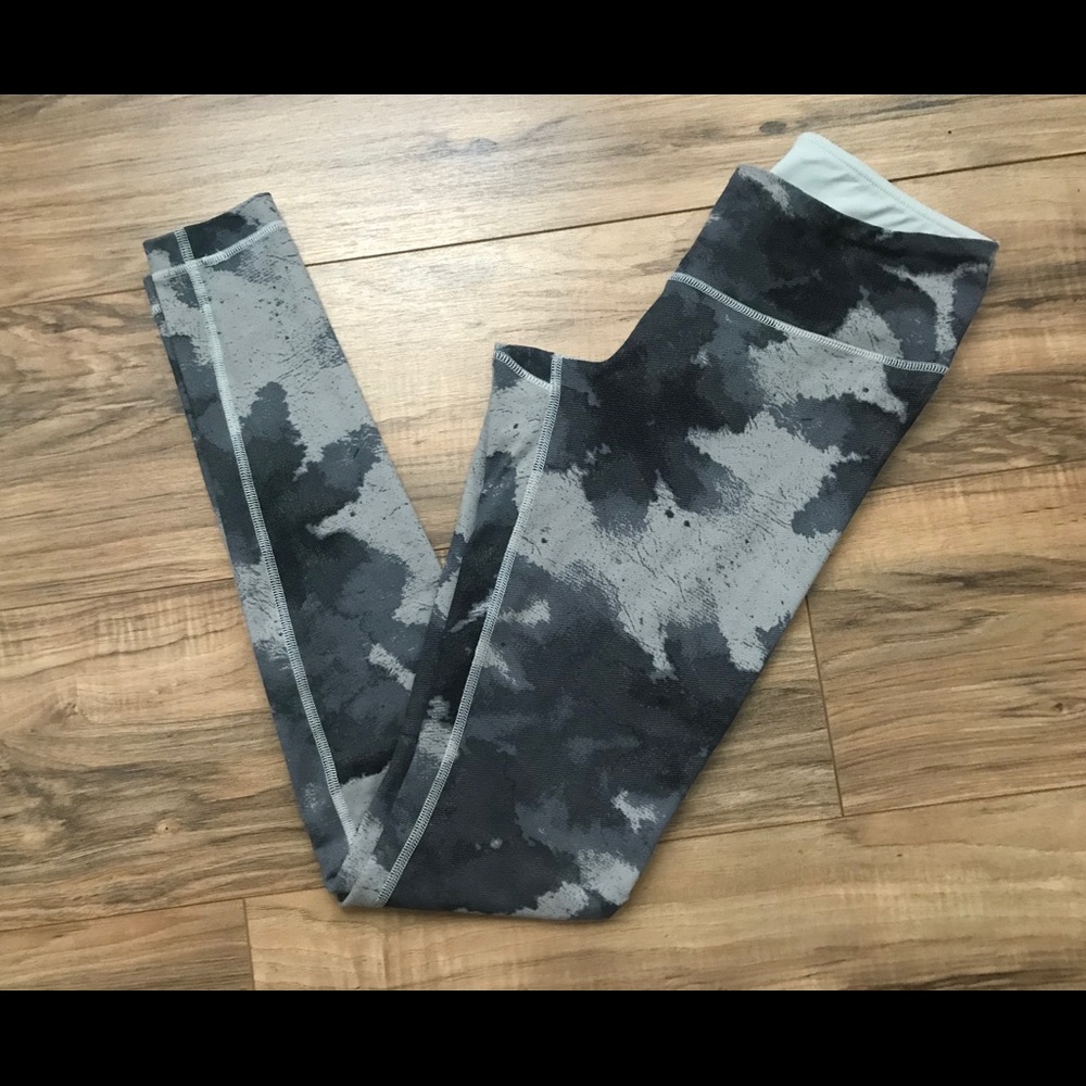 Lululemon Wunder Under Floral Platoon Size 4